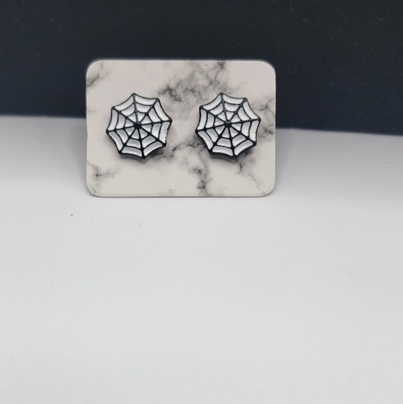 New Spiderweb Stud Earrings - Picture 1 of 3